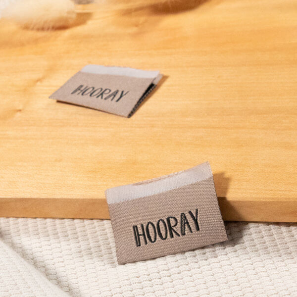 Weblabel Hooray Beige/Schwarz
